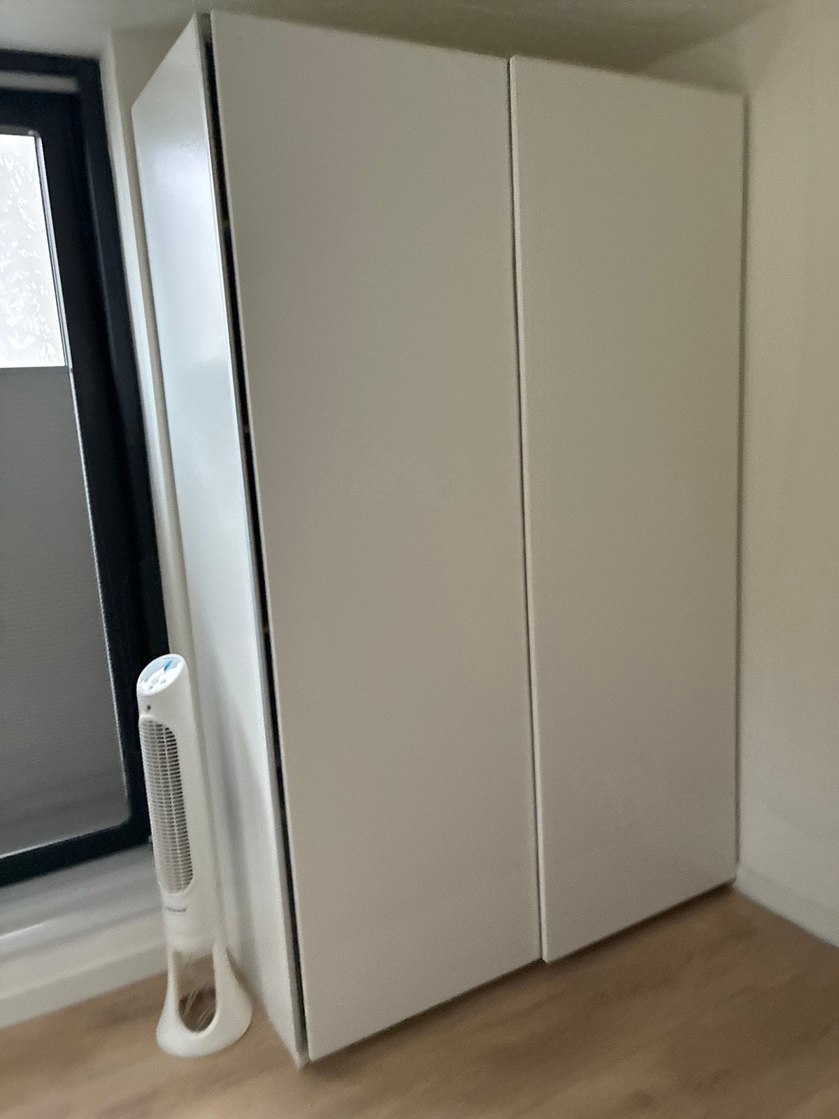 Witte kledingkast ikea met twee schuifdeuren, Gebruikt, 200 cm of meer, Overige houtsoorten, 50 tot 100 cm