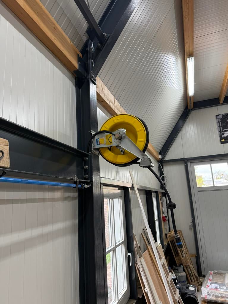 Perslucht slanghaspel Meclube, Ophalen, Gebruikt