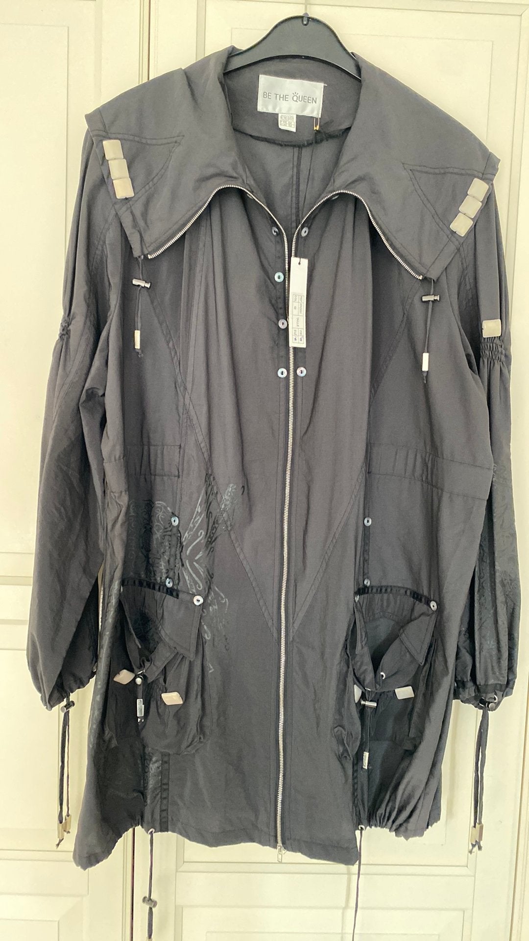 Be The Queen zwarte jas 48, Kleding | Dames, Verzenden, Nieuw, Maat 46/48 (XL) of groter, Zwart