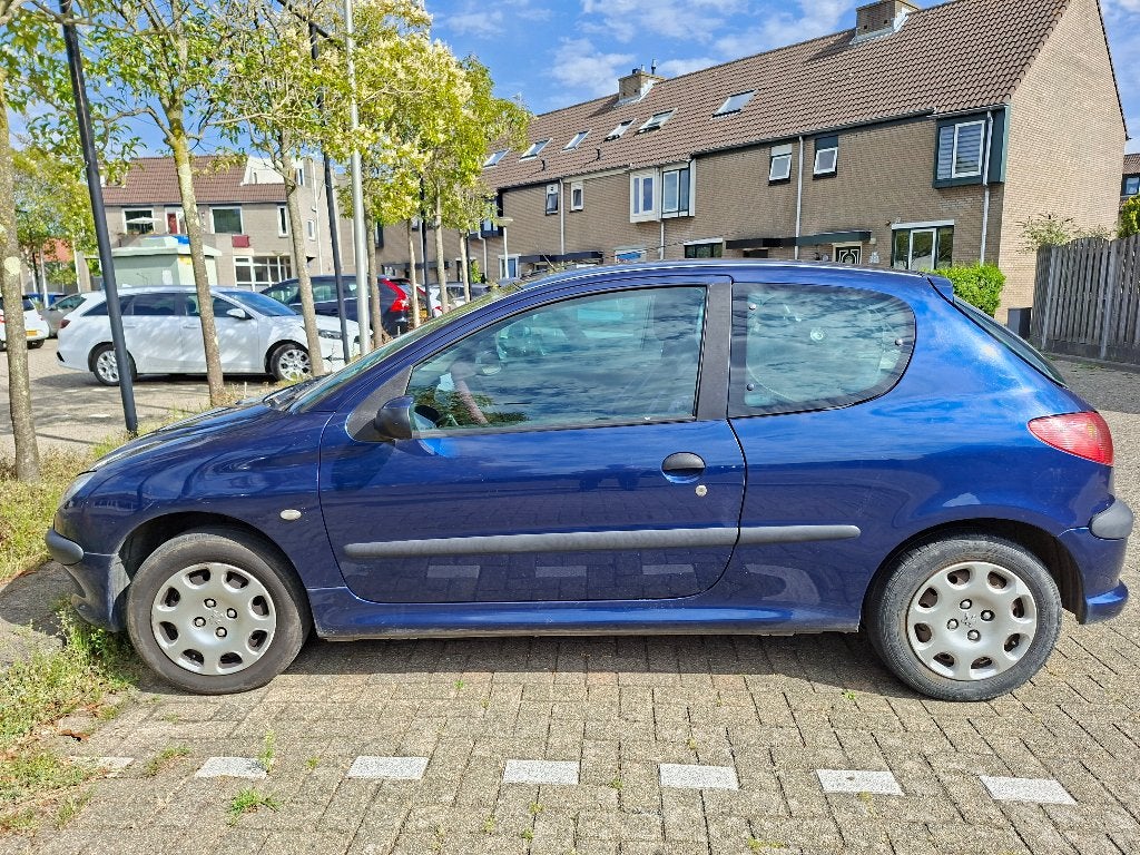 Peugeot 206 1.4 X-line 3D 2004 Blauw, Auto's, Peugeot, Voorwielaandrijving, 31 €/maand, 4 cilinders, Blauw