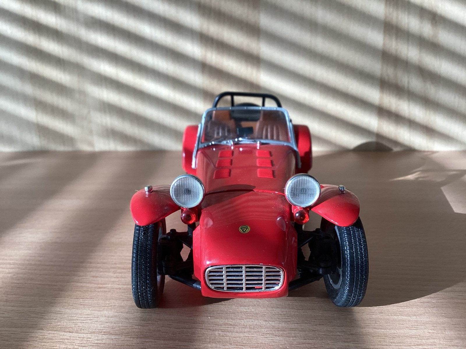 1:18 Anson Caterham super 7 rood, Ophalen of Verzenden, Zo goed als nieuw, Overige merken