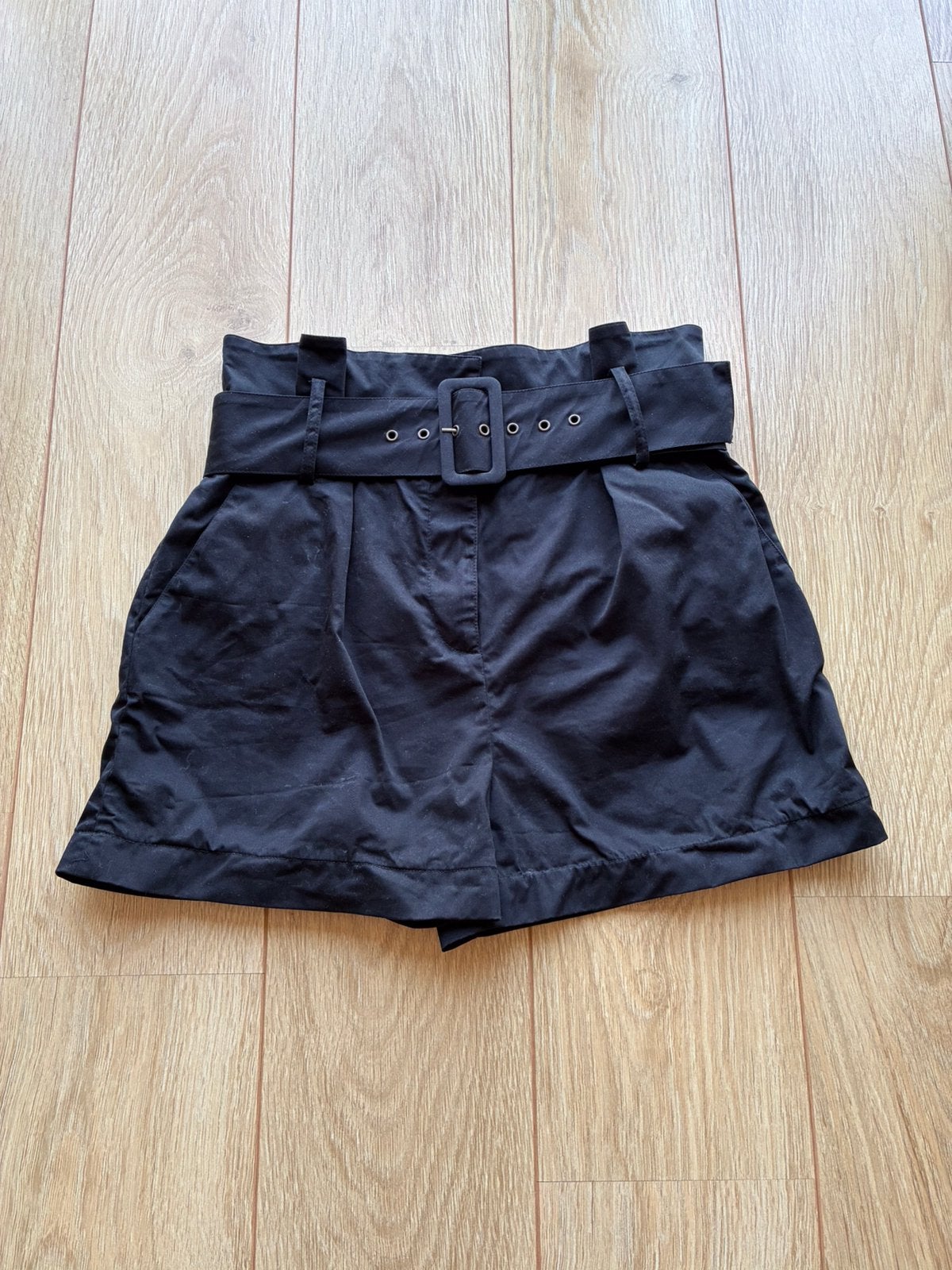 Zwarte nette korte broek van Ba&sh / Bash in maat 40 / L, Kleding | Dames, Ophalen of Verzenden, Gedragen, Zwart, Kort