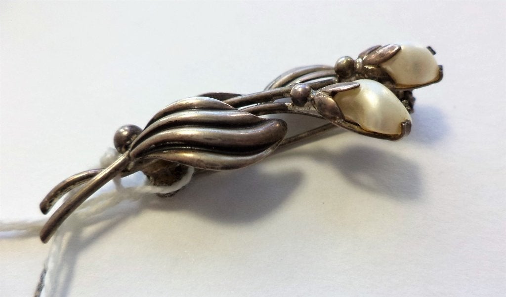 Teka – Vintage zilveren Bloembroche met Parelknoppen (2236), Ophalen of Verzenden, Zo goed als nieuw, Zilver, Zilver