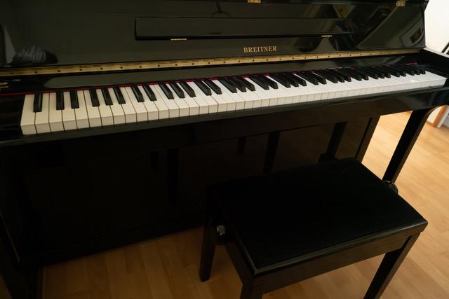 Breitner Piano Zwart Hoogglans met stoel. Superstaat., Muziek en Instrumenten, Ophalen, Zwart, Zo goed als nieuw, Piano