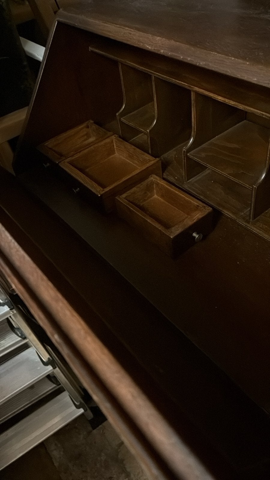 Antieke secretaire met lade en opbergruimte, Ophalen