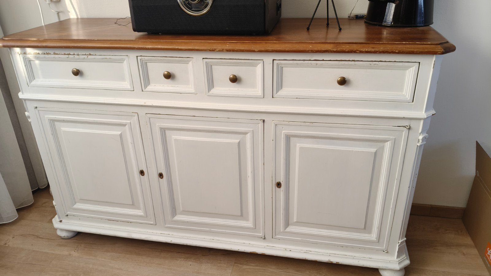 Dressoir met sleutels, 1 slotje defect, Ophalen, Gebruikt, 150 tot 200 cm, 25 tot 50 cm