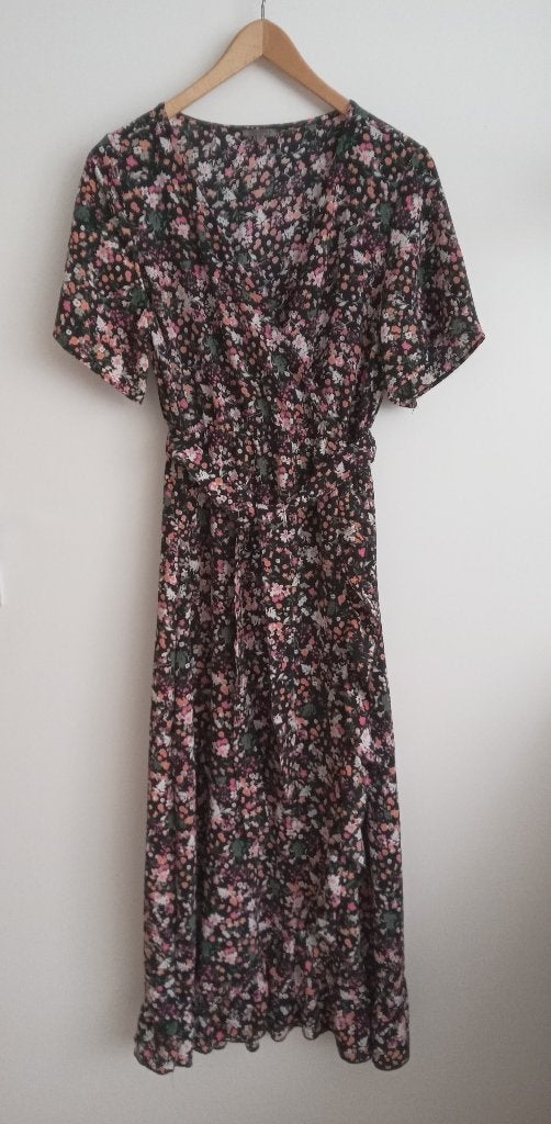 Liz Devy lange bloemenjurk, maat M, nieuw, Kleding | Dames, Liz Devy, Nieuw, Stichting Angel's Choice, Angelschoice@gmail.com