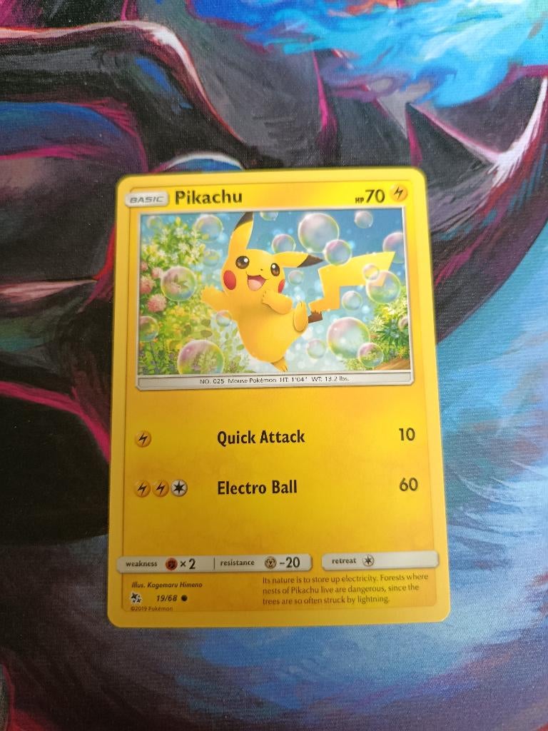 Pokémon kaart Pikachu 19/68 Hidden Fates, Ophalen of Verzenden, Zo goed als nieuw, Losse kaart