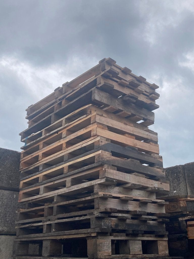 Diverse pallets, Ophalen of Verzenden, Zo goed als nieuw, 50 mm of meer, Pallet