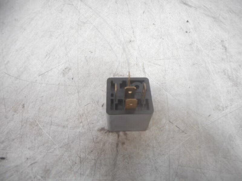 RELAIS Saab 9-3 I (YS3D) (01-1998/09-2002) (0332209159), Auto-onderdelen, Robert Bosch AG, Gebruikt, Ophalen of Verzenden, Robert-Bosch-Allee 1 74232 Abstatt, DE