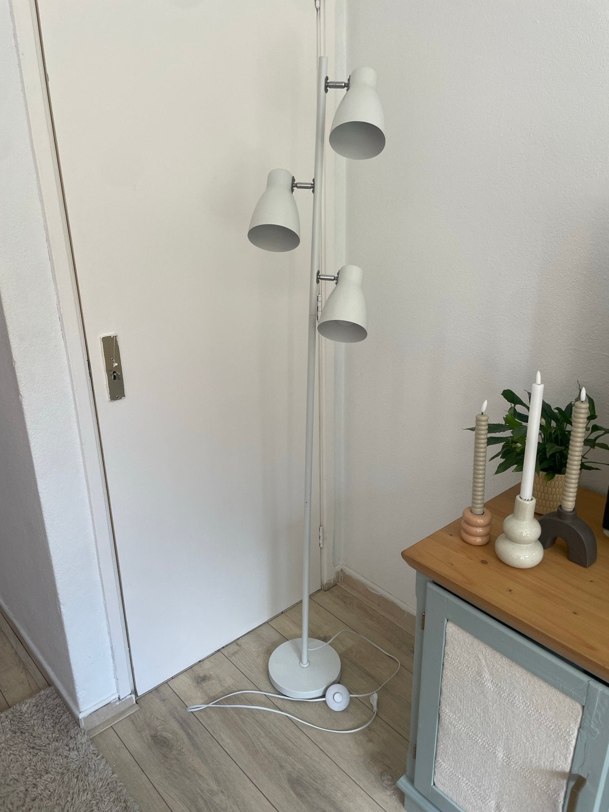 Witte vloerlamp met 3 lichtarmaturen, Ophalen, E27 (groot), Zo goed als nieuw, Metaal
