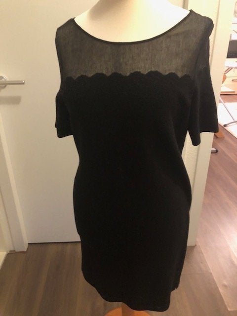 Marccain litle black dress mt.6 44/46, Kleding | Dames, Verzenden, Zwart, Maat 42/44 (L), Zo goed als nieuw