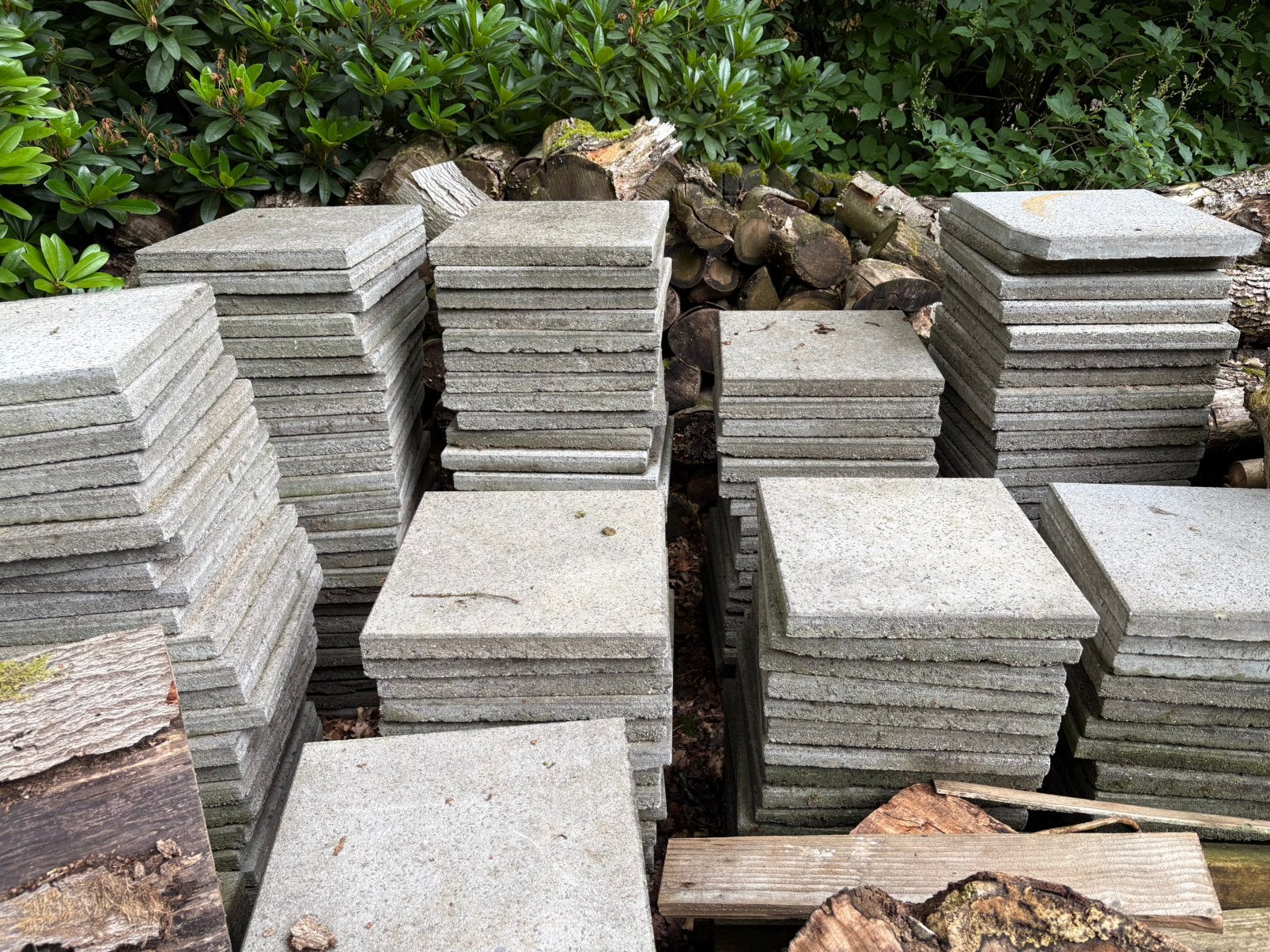 200 betontegels 40x40x4, Ophalen, Gebruikt, Beton, Terrastegels