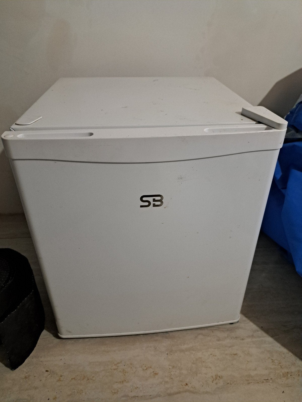 Compact koelkastje met vriesvak, Ophalen, Met vriesvak, Minder dan 45 cm, Minder dan 85 cm