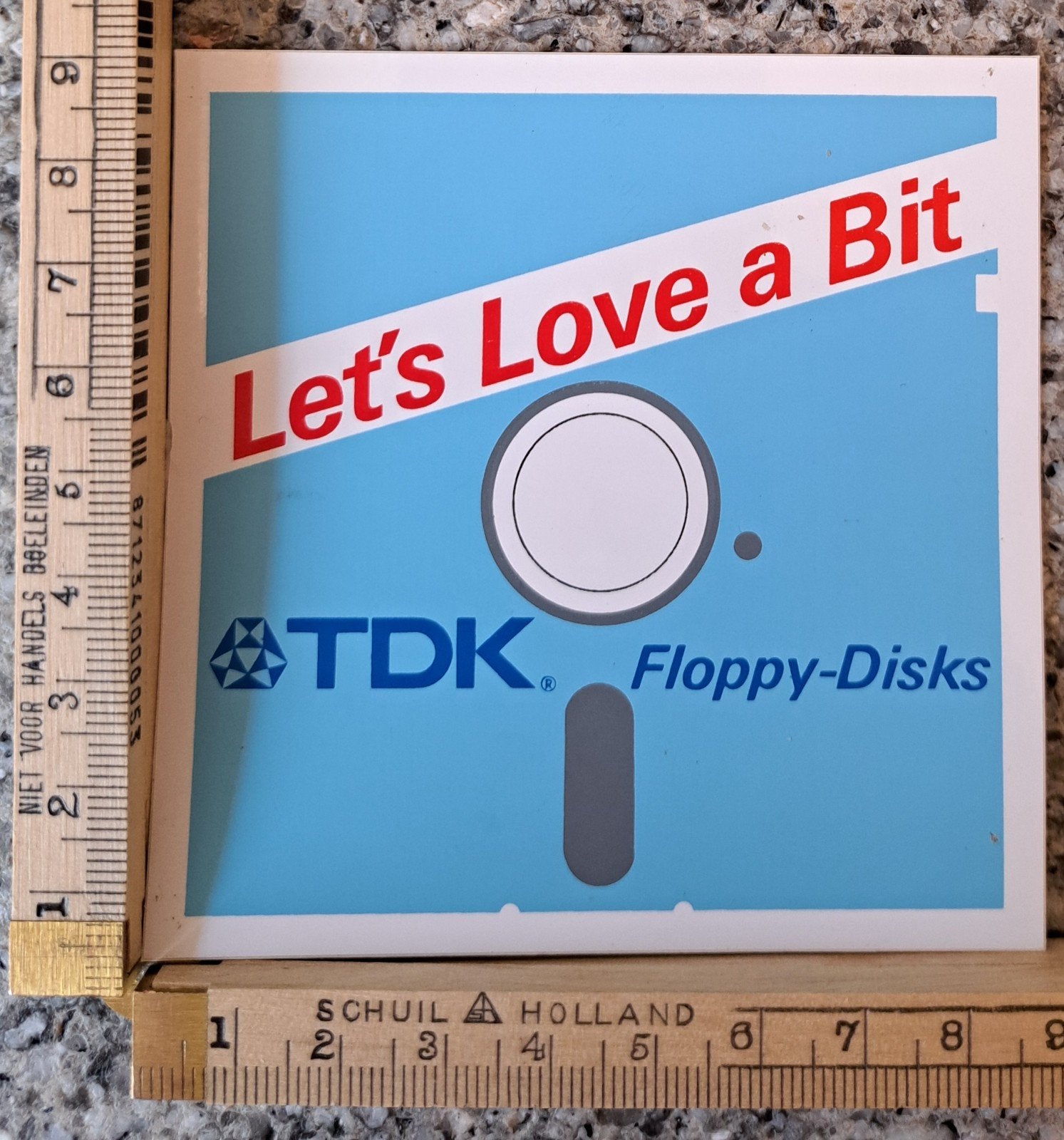 Vintage sticker TDK floppy-disks let's love a bit  computer, Ophalen of Verzenden, Zo goed als nieuw, Merk