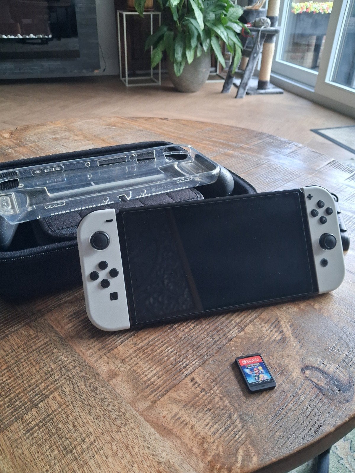 Nintendo Switch OLED met Mario + Rabbids Sparks of Hope, Spelcomputers en Games, Switch OLED, Met games, Met 2 controllers, Ophalen of Verzenden