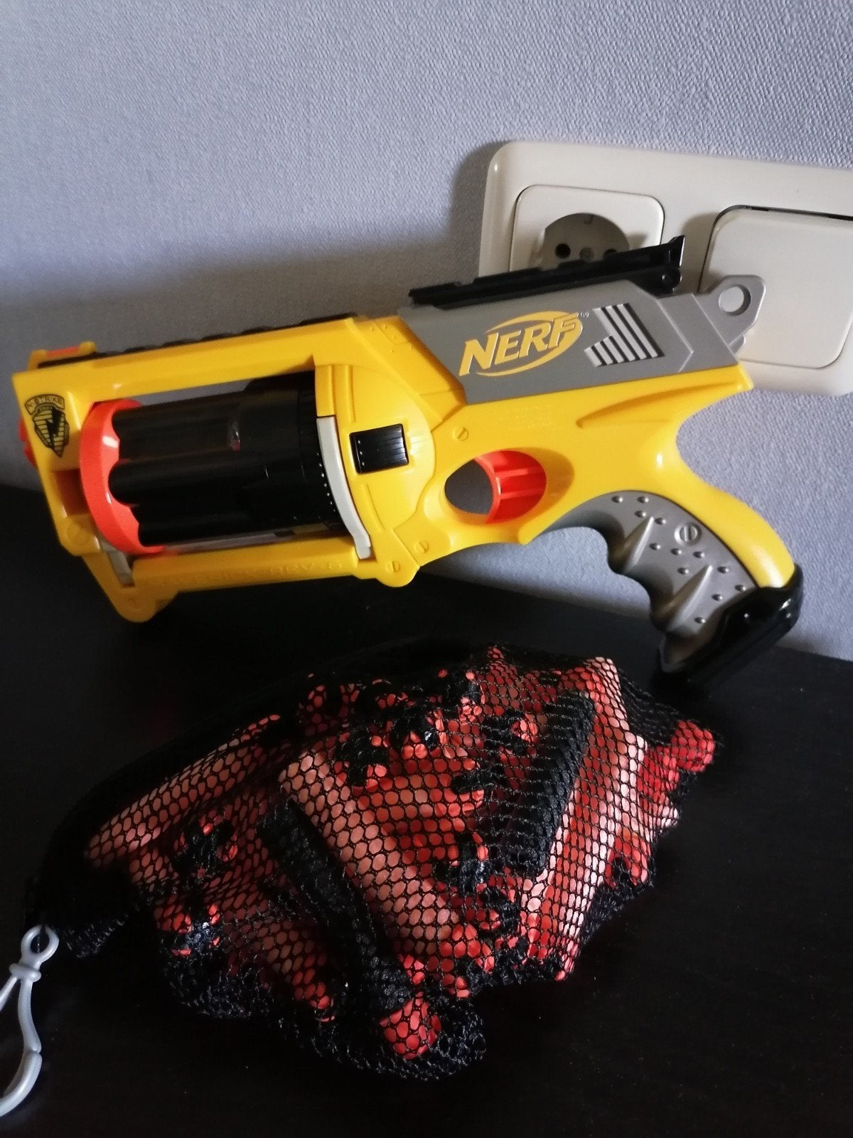 Nerf Maverick REV-6 pistool met munitie, Ophalen of Verzenden, Gebruikt, Jongen of Meisje