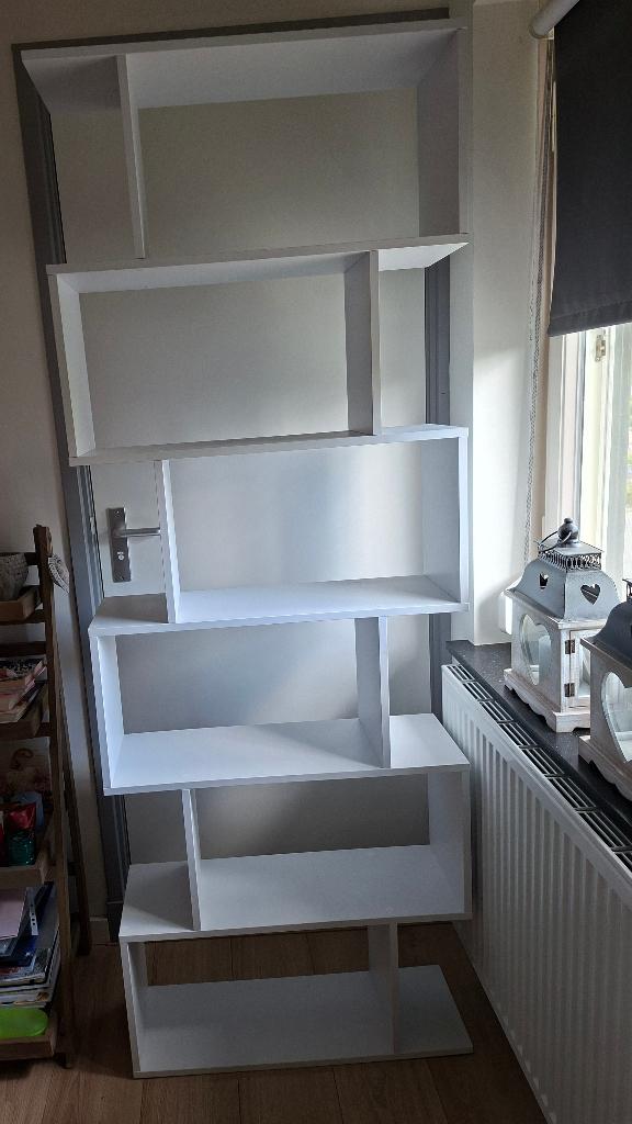 Kast wit, Huis en Inrichting, Kasten | Kledingkasten, Ophalen, Met plank(en), Minder dan 50 cm, Modern en speels