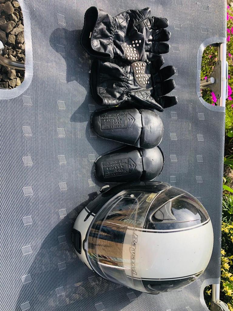 Motorhelm Bayard met handschoenen en kniebeschermers, Heren, Integraalhelm, Tweedehands, Ophalen