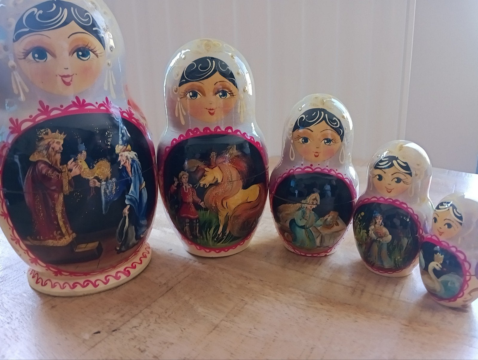 Grote Matroesjka Set (5-delig - 20 cm) - Russisch Sprookje, Groep mensen, Ophalen of Verzenden, 20 - 50 cm, Beeld