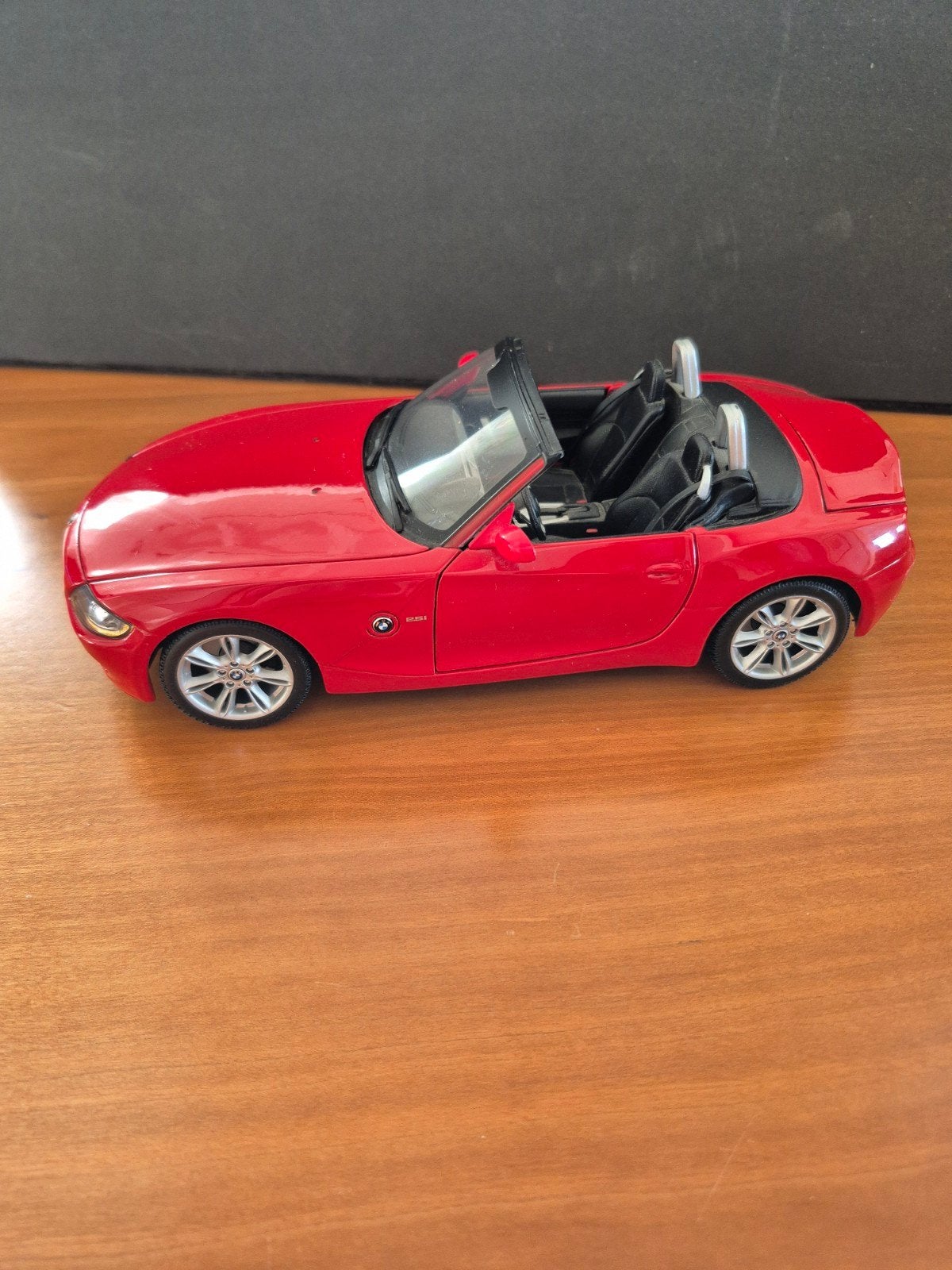 BMW Z4 Roadster Schaalmodel Rood - Gedetailleerd, Ophalen of Verzenden, Zo goed als nieuw, Auto, Overige merken