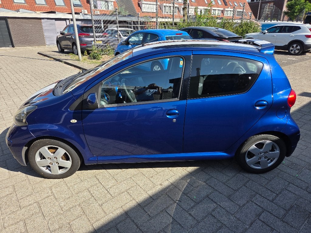 Toyota Aygo 1.0 12V Vvt-i 5DRS 2007 Blauw, Voorwielaandrijving, Metallic lak, 68 pk, Origineel Nederlands