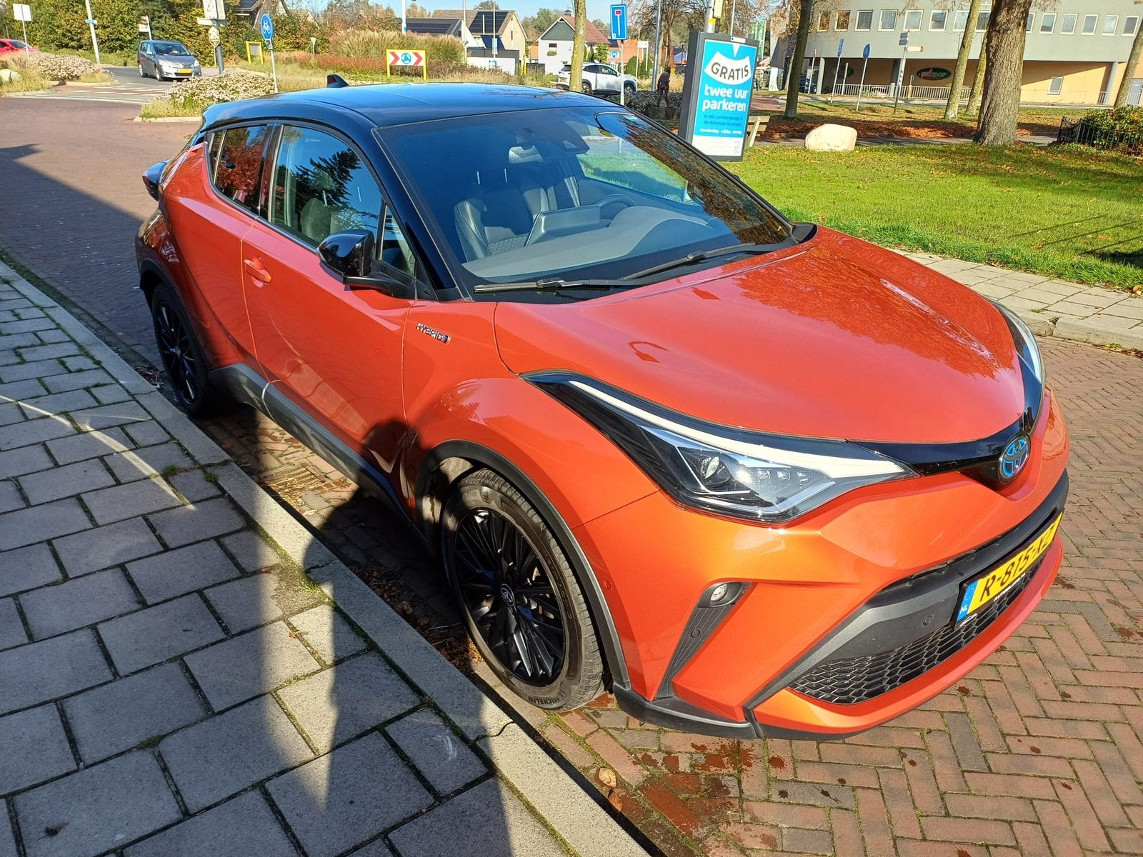 Toyota C-HR 2.0 Hybrid 184pk (28-11-2019), Auto's, Toyota, 725 kg, 75 €/maand, 1987 cc, SUV of Terreinwagen