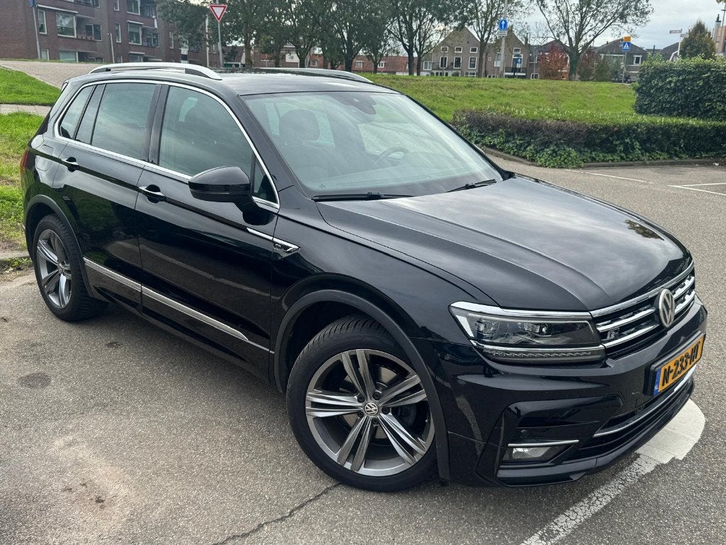 Volkswagen Tiguan 1.5 TSI ACT 150pk DSG 2019 Zwart, Auto's, Dealer onderhouden, 1498 cc, Zwart, 4 cilinders