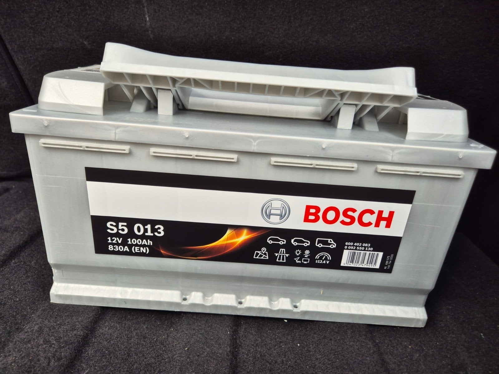Nieuwe Bosch Accu S5 013 12V 100Ah 830A, Ophalen, Gebruikt, Universele onderdelen