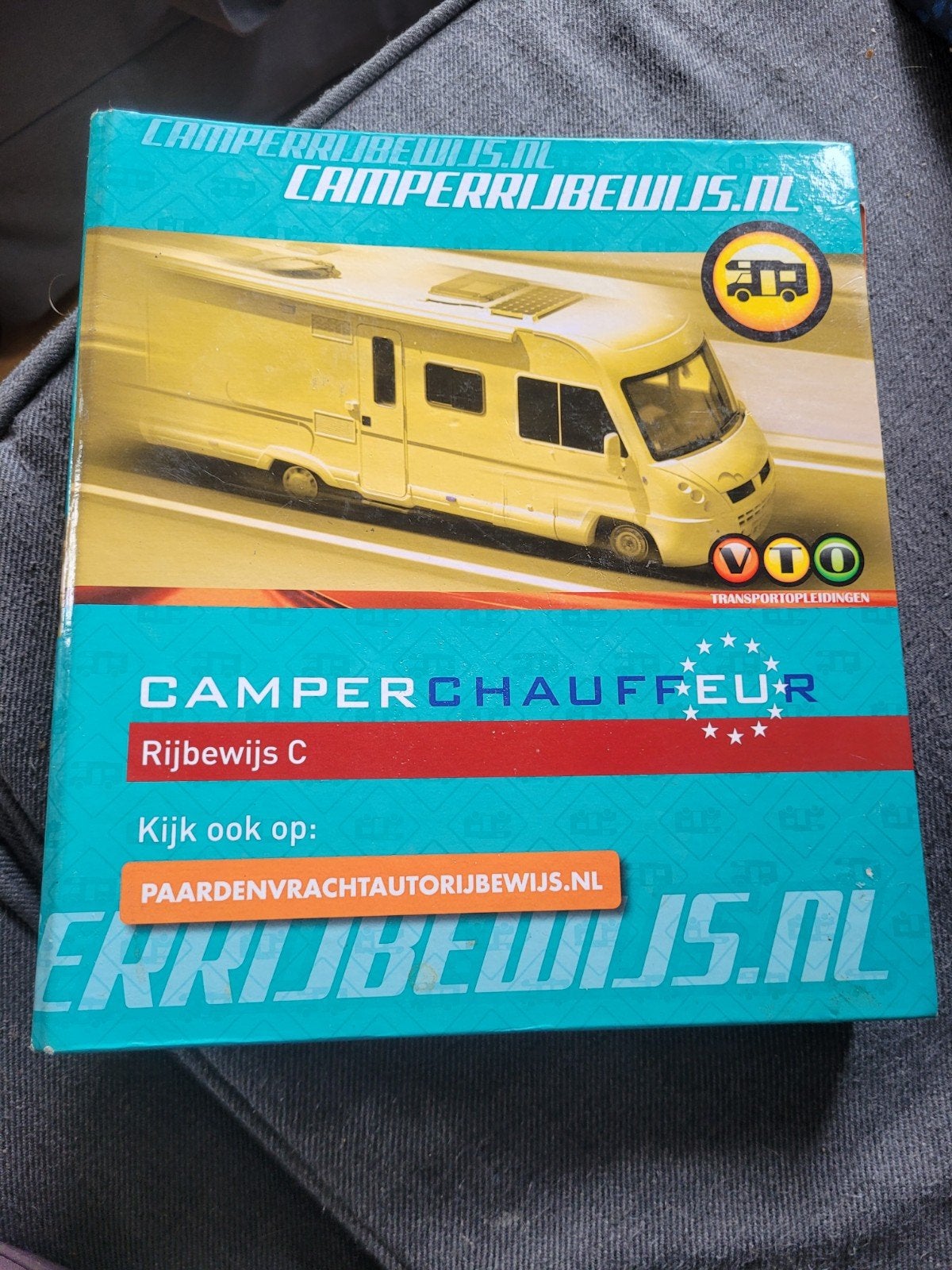 Vrachtauto en Camper Rijbewijs Theorieboeken VTO, Boeken, Ophalen of Verzenden, Gelezen, Niet van toepassing