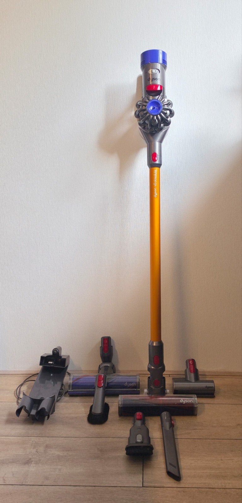 Dyson V8 Absolute Steelstofzuiger met accessoires, Ophalen, Draadloos, Gebruikt, Dyson