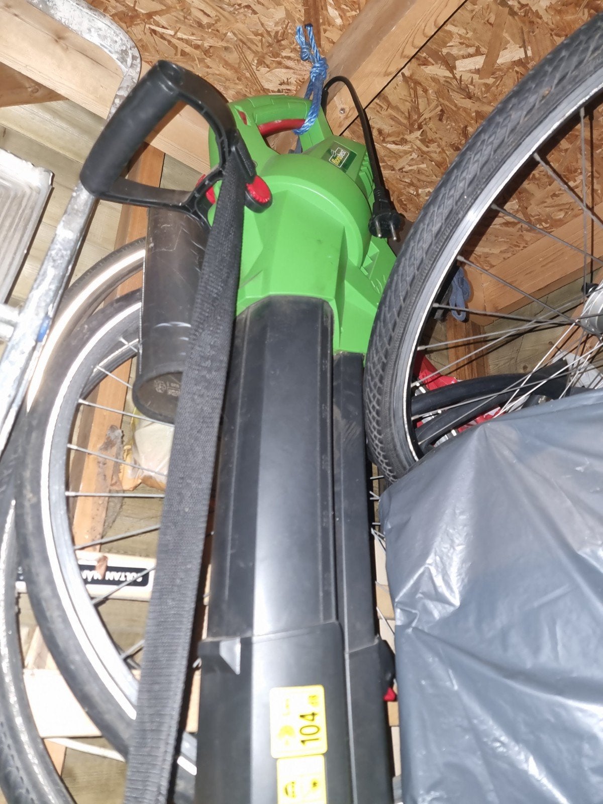 Bladblazer met zuigfunctie en opvangzak, Tuin en Terras, Gebruikt, Met opvangzak, Onbekend, Handgedragen