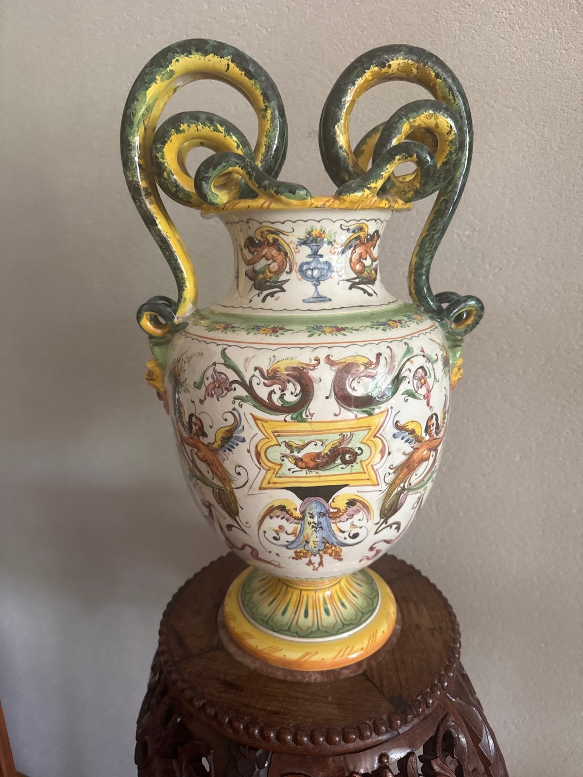 Antieke Italiaanse Majolica Vaas met Slangenhandvatten, Ophalen of Verzenden