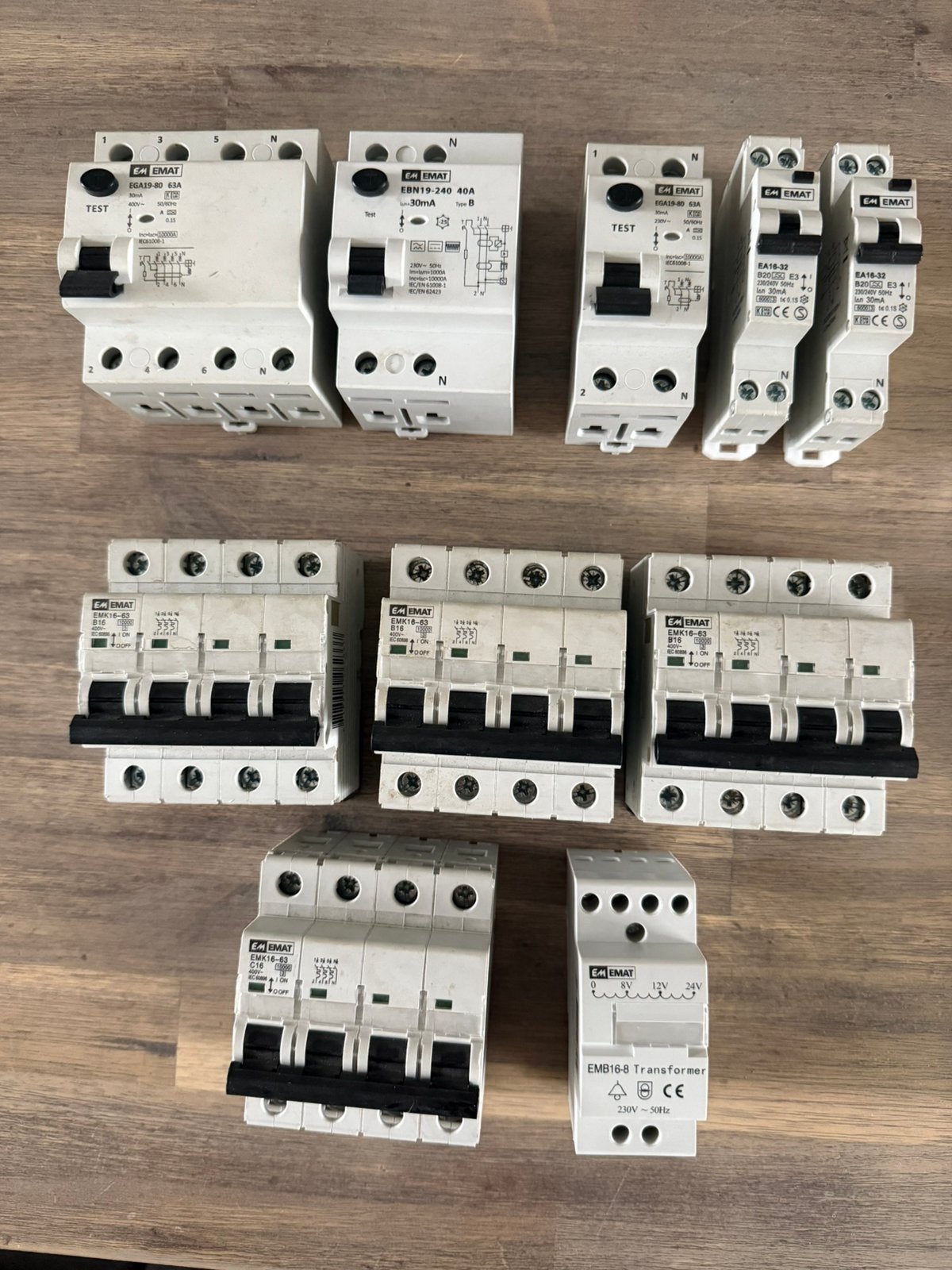 NIEUWE EMAT schakelaars/aardlekautomaten/krachtgroepen, Ophalen of Verzenden, Nieuw, Overige typen