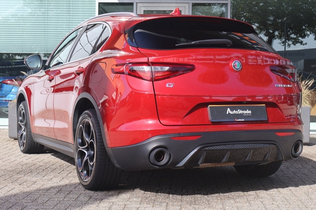 Alfa Romeo Stelvio 2.0 280pk AT AWD B-Tech (bj 2019), USB, Zwart, 4 cilinders, Bedrijf