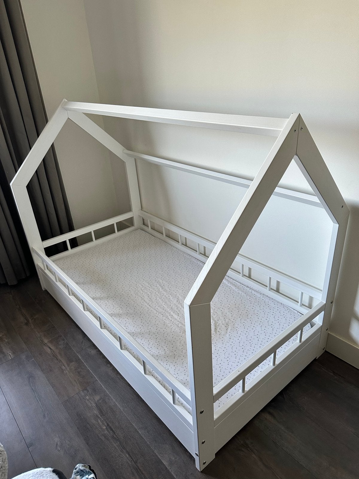 Huisbed voor kinderen - Wit houten kinderbed, Ophalen, Zo goed als nieuw