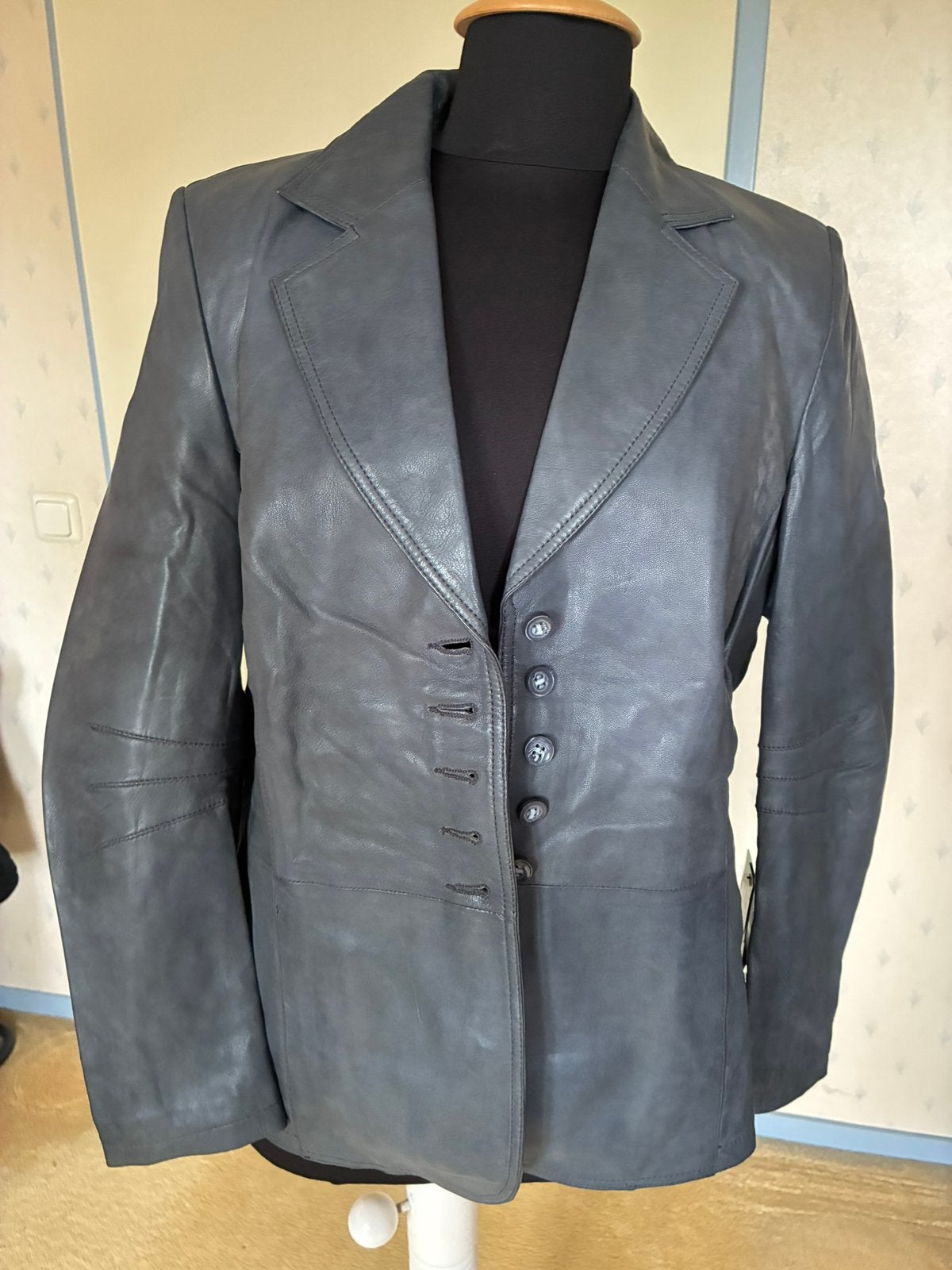 223 Nieuw leren jasje van Dyanne in maat 44 grijs, Kleding | Dames, Verzenden, Maat 42/44 (L), Nieuw, Jasje