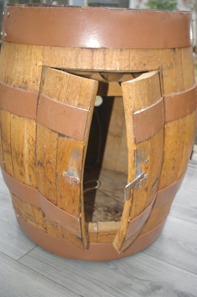 Wijnvat /barmeubel. Met verlichting, flessenrek en wieltjes., Ophalen, Gebruikt, Hout