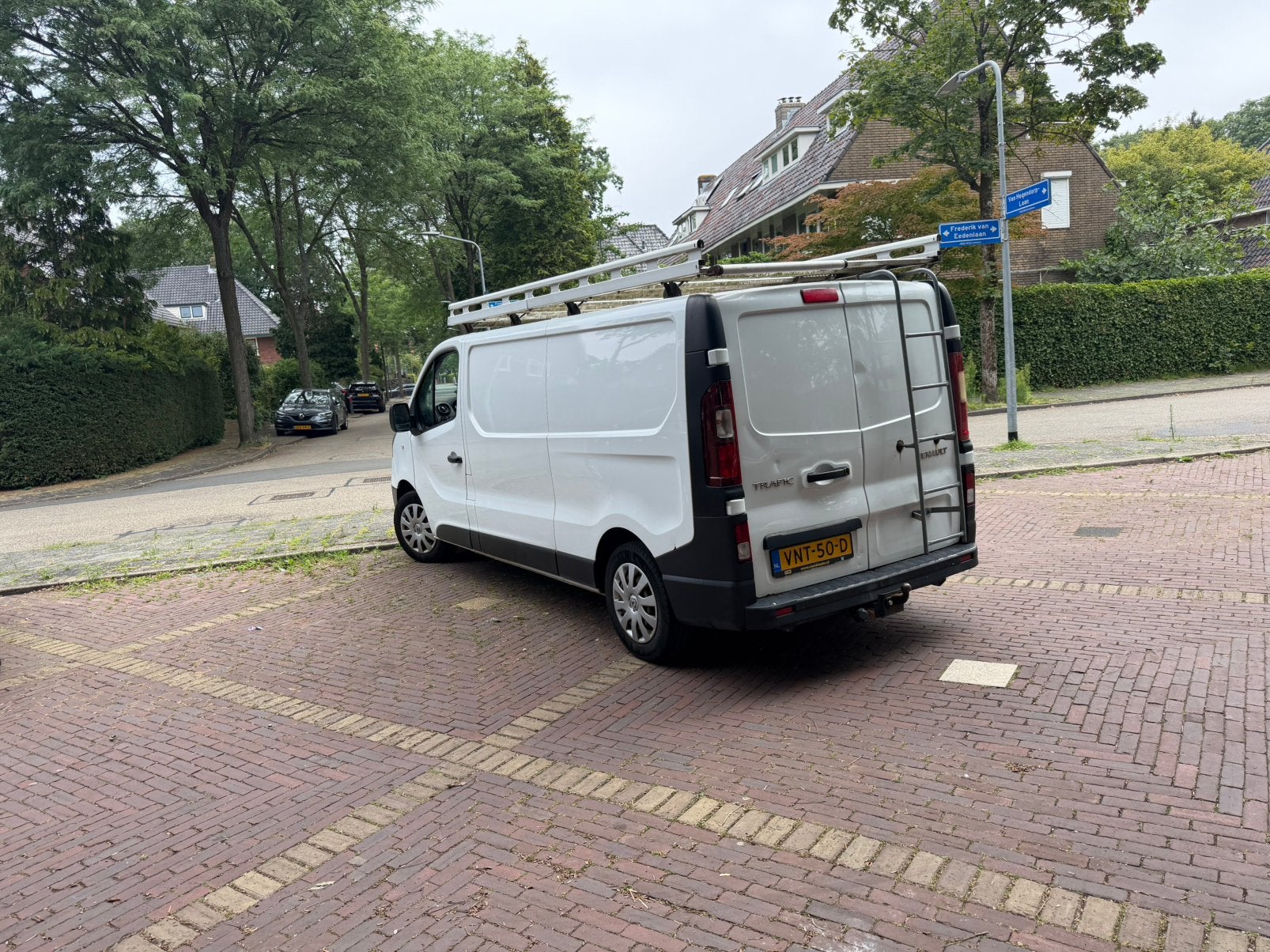 Renault Trafic 1.6 dCi L2H1 – 2016 – 201.719 km – € 6.995, Auto's, Voorwielaandrijving, Euro 5, Zwart, 4 cilinders