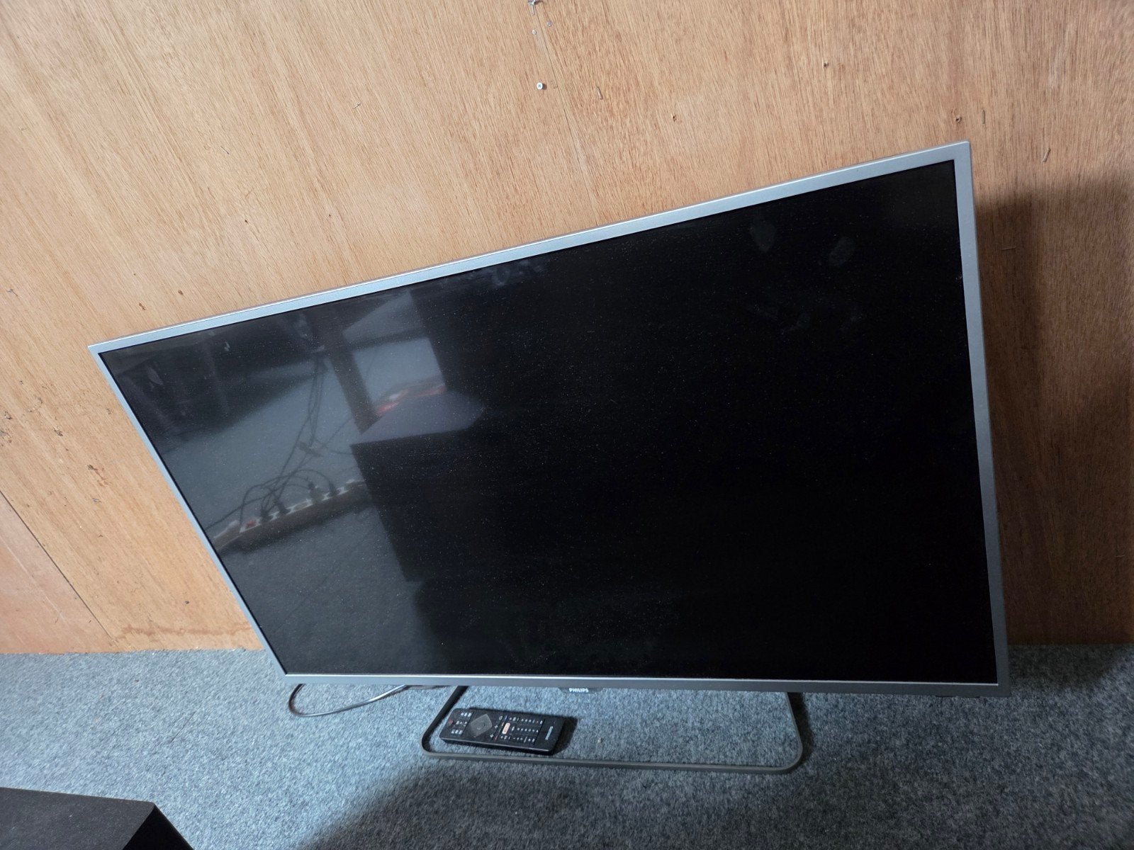 Philips TV - Defect voor onderdelen of reparatie, Philips, 50 Hz, Ophalen of Verzenden, 100 cm of meer