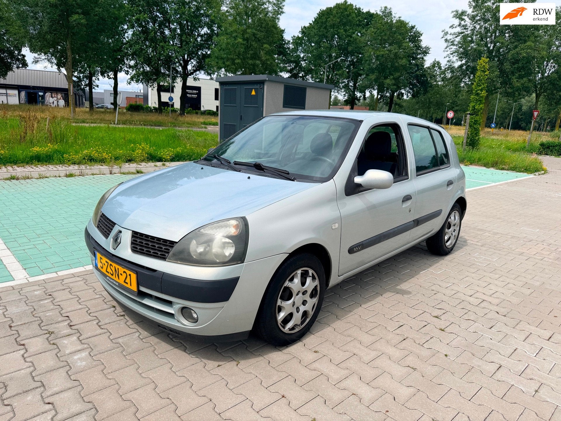 Renault Clio 5Drs 1.2-16V Authentique, Auto's, Voorwielaandrijving, Stof, Gebruikt, 31 €/maand