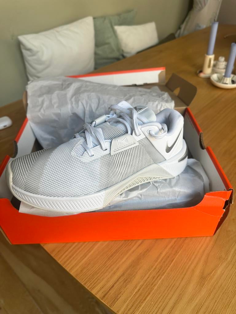 Nieuwe Nike Metcon 10 - Maat 40,5, Kleding | Dames, Schoenen, Ophalen of Verzenden, Nieuw, Sportschoenen