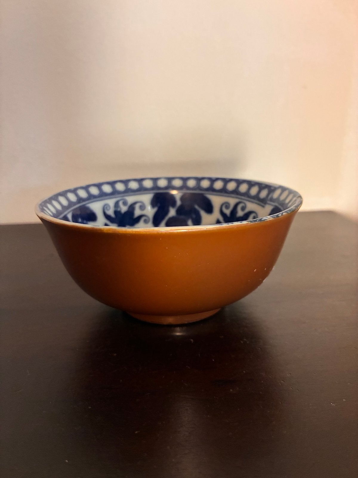 Vintage Japanse porseleinen kom - Batavia Brown Koi, Antiek en Kunst, Ophalen of Verzenden