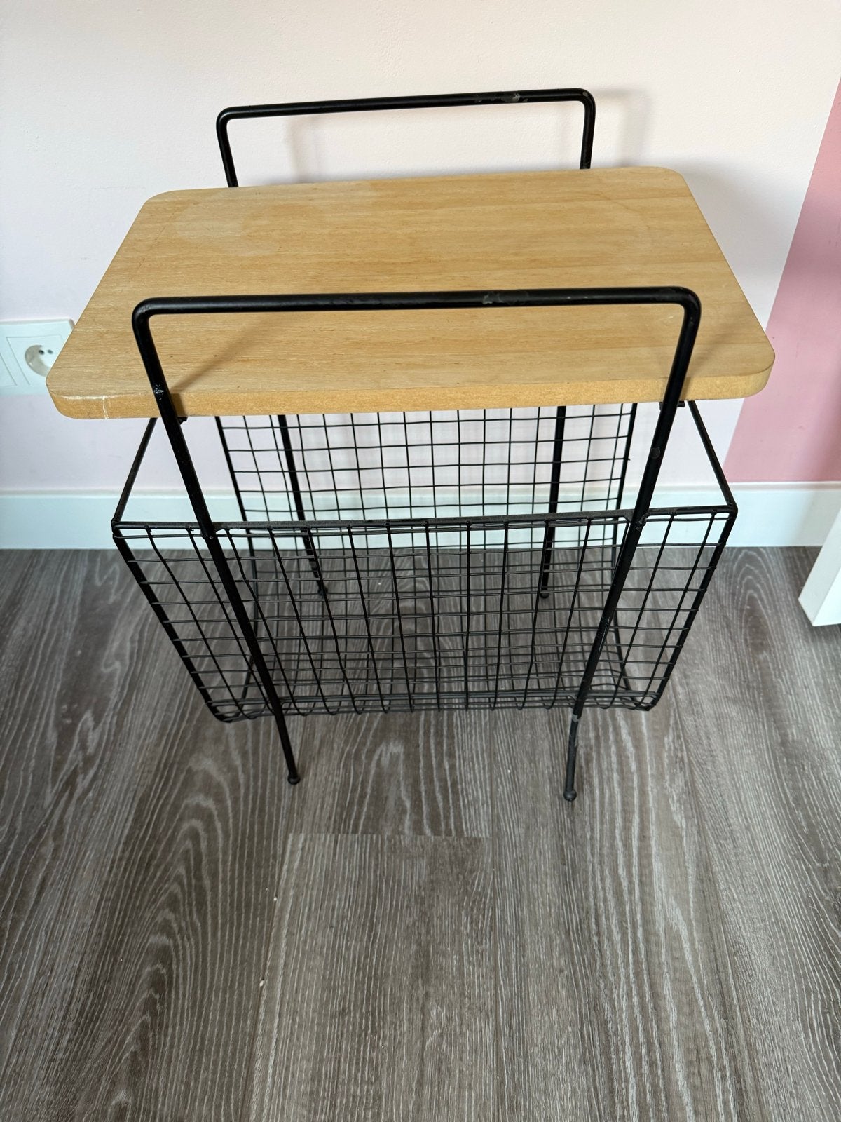 Vintage bijzettafel met lectuurbak - Hout en metaal, Ophalen, Gebruikt, Vintage, Hout