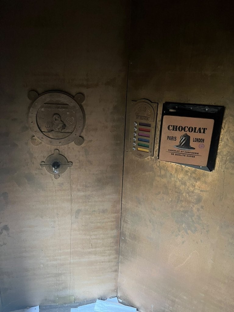 UNIEKE MOBIELE ESCAPEROOM | SJAAKIE EN DE CHOCOLADEFABRIEK, Ophalen of Verzenden, Gebruikt, Overige
