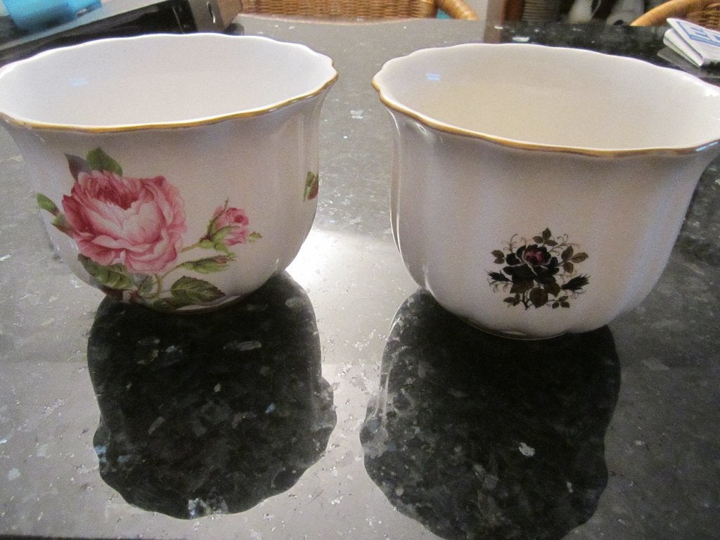 57.   Twee cachepots, Ophalen, Gebruikt