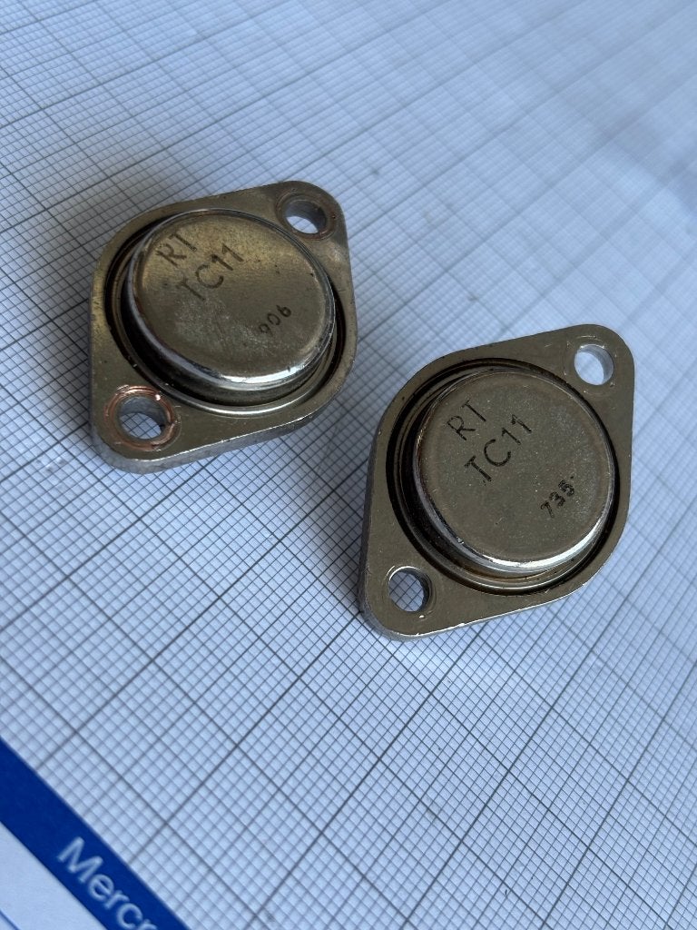 2 stuks RT TC11,  oud type transistor, Hobby en Vrije tijd, Elektronica-componenten, Ophalen of Verzenden, Gebruikt