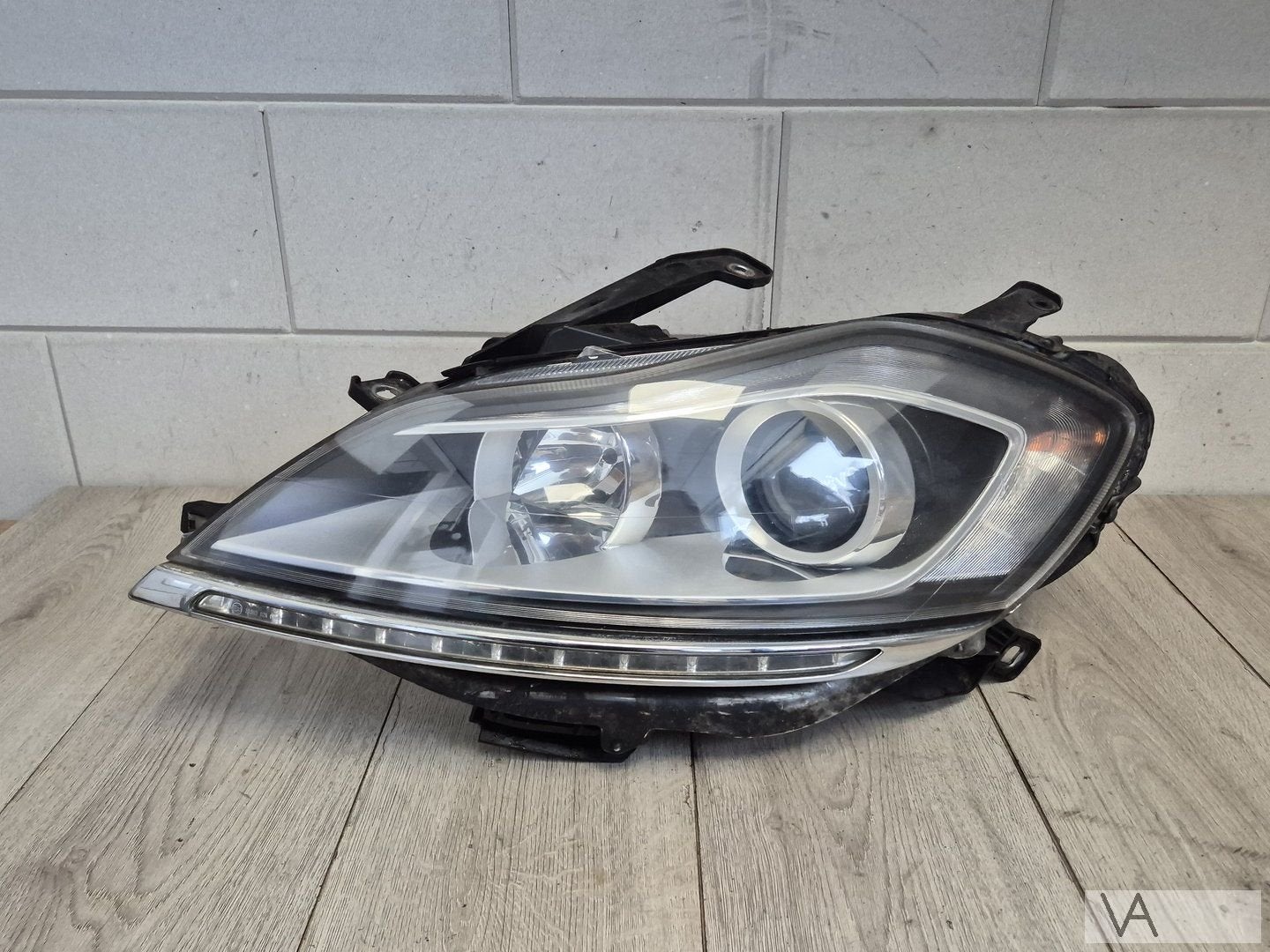 Koplamp links Lancia Delta 2008 - 2015 met led strip €300, Auto-onderdelen, Verlichting, Gebruikt, -, -, Ophalen of Verzenden