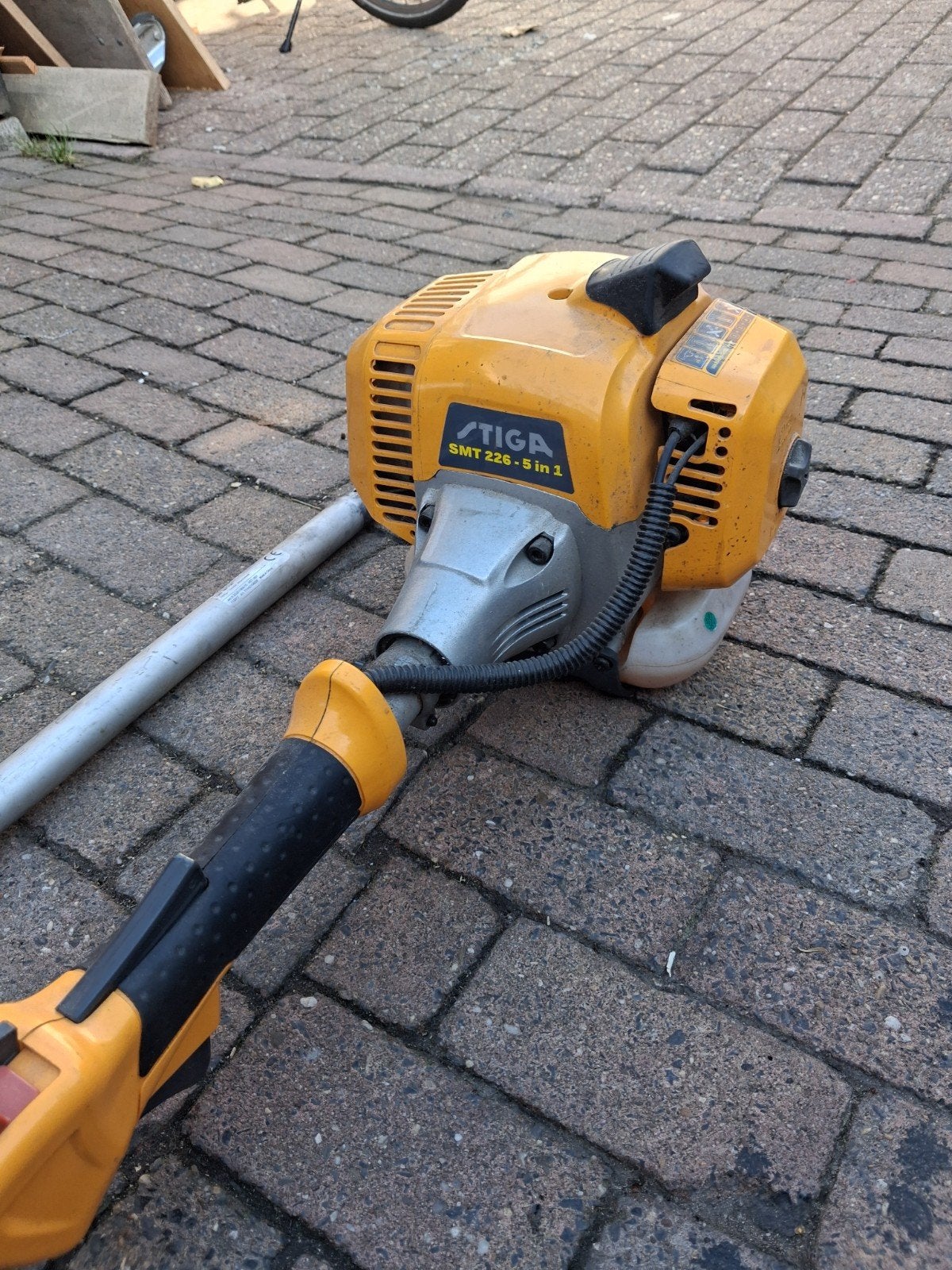 Stiga SMT 226 5-in-1 Multitool met Telescoopsteel, Ophalen