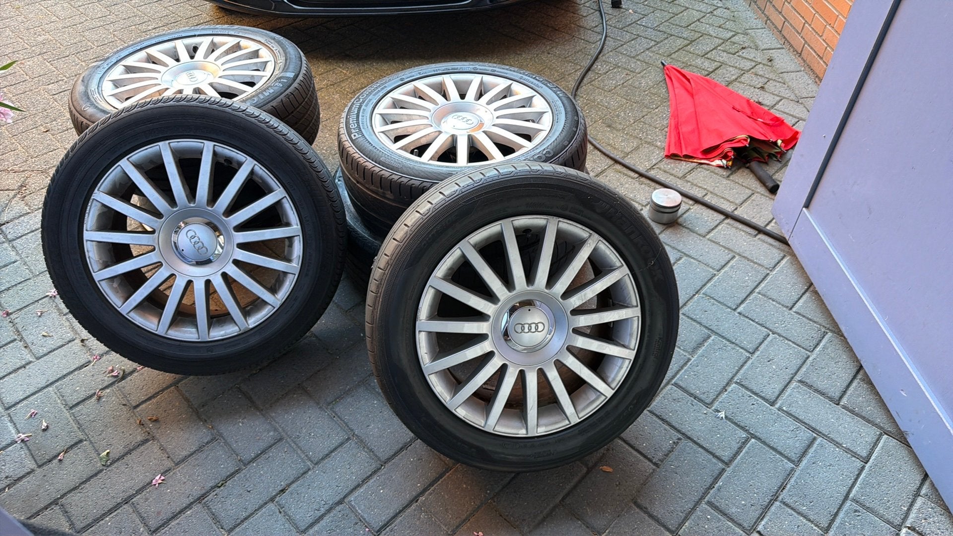 Vier Audi velgen van een A4 cabriolet, Ophalen, 16 inch, 205 mm, Winterbanden